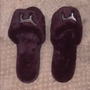 victoria secret fuzzy slide slippers